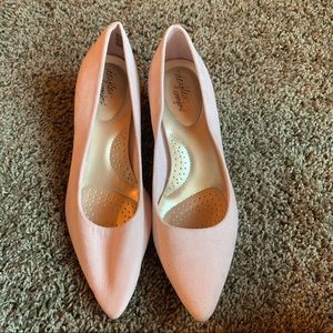 payless - pointed toe light pink suede shoe - 7